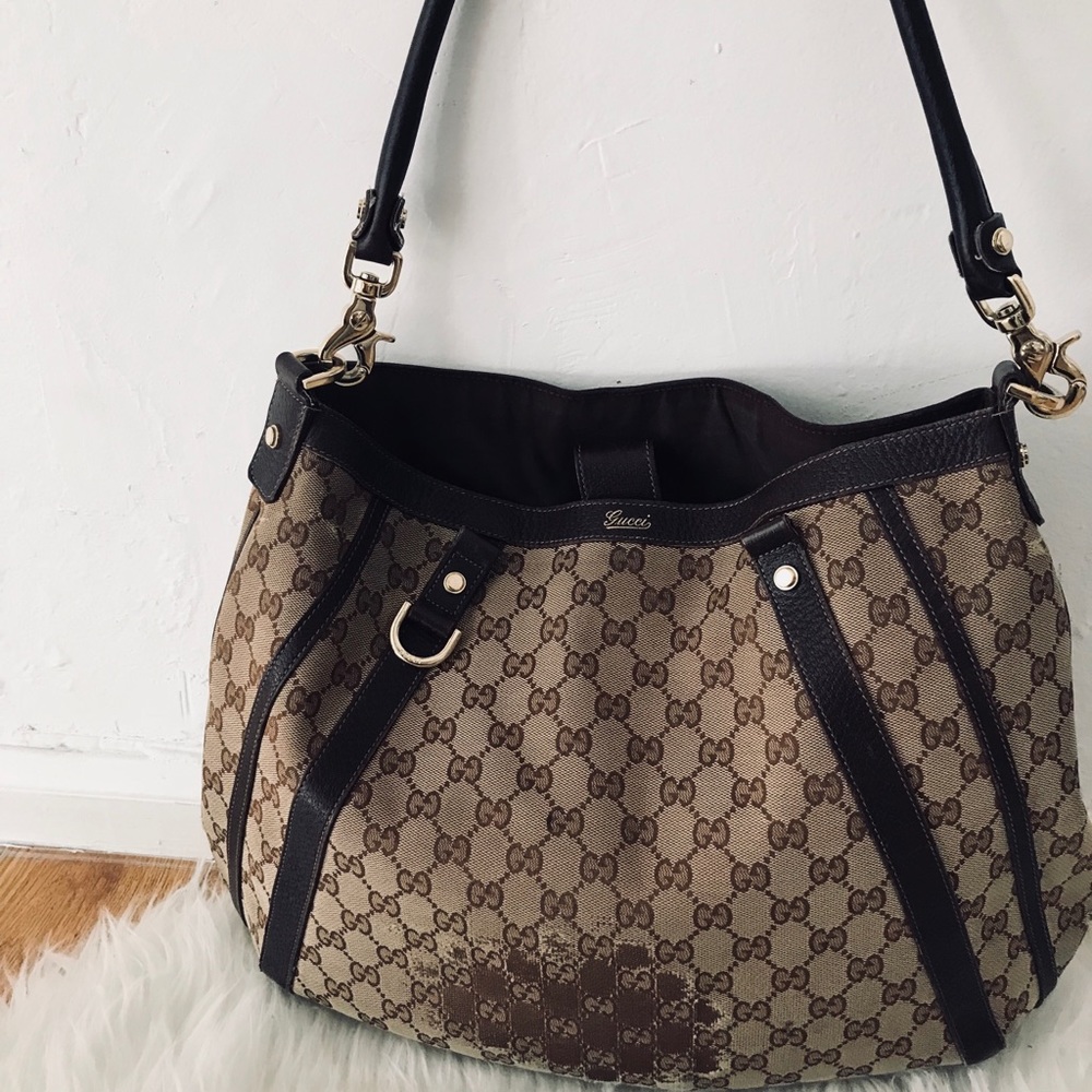 100% Authentic Gucci hobo pre loved